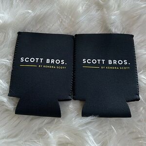 Scott Bros by Kendra Scott navy blue white and yellow drink holder koozies
